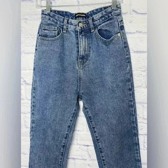 Pretty Little Thing Blue Straight Leg Jeans - Picture 4 of 7